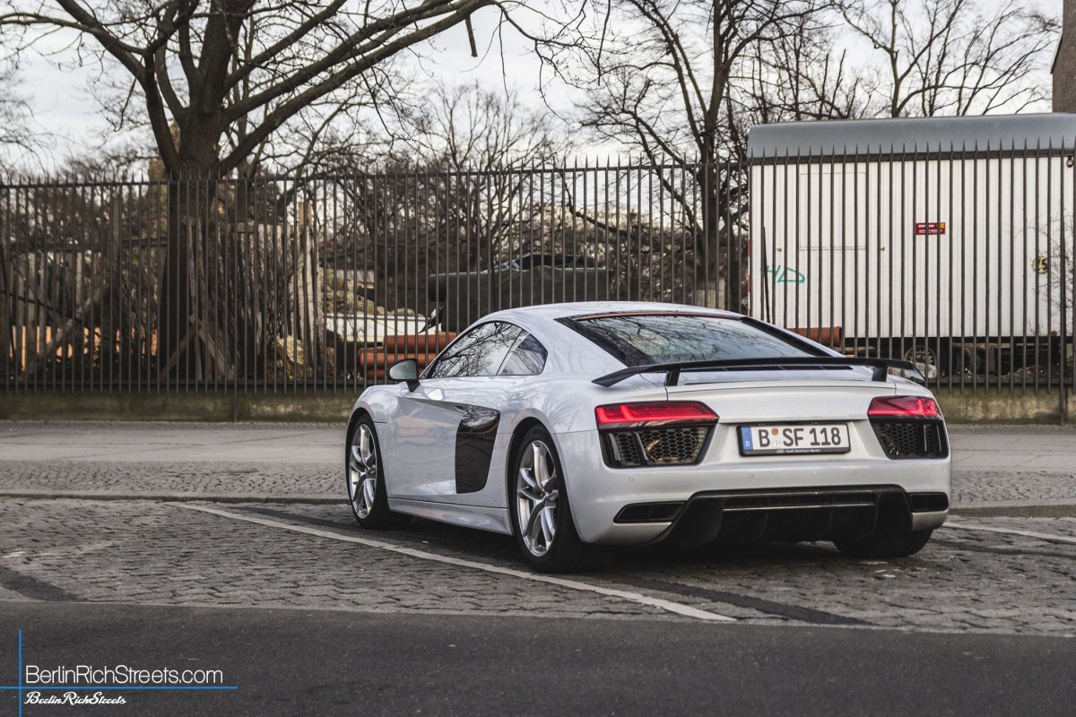 Audi R8 V10 Plus (2016) spotted in Berlin — BerlinRichStreets